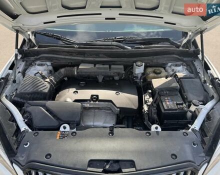 Белый Бьюик Envision, объемом двигателя 2.46 л и пробегом 180 тыс. км за 12500 $, фото 54 на Automoto.ua