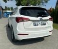 Белый Бьюик Envision, объемом двигателя 2.46 л и пробегом 70 тыс. км за 15400 $, фото 9 на Automoto.ua