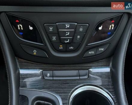 Белый Бьюик Envision, объемом двигателя 2.46 л и пробегом 180 тыс. км за 12500 $, фото 41 на Automoto.ua