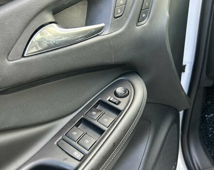 Белый Бьюик Envision, объемом двигателя 2.5 л и пробегом 140 тыс. км за 15000 $, фото 14 на Automoto.ua