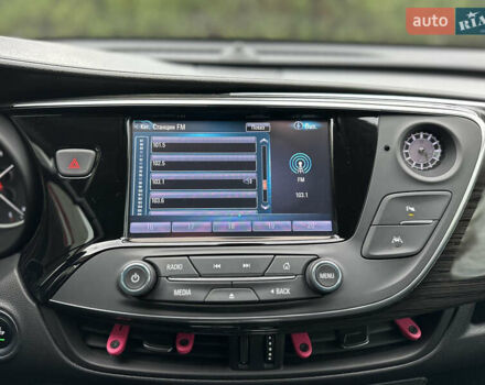 Серый Бьюик Envision, объемом двигателя 2 л и пробегом 92 тыс. км за 16499 $, фото 19 на Automoto.ua