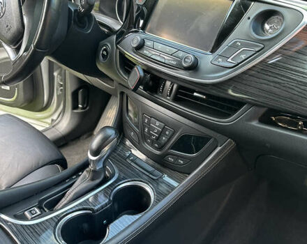 Серый Бьюик Envision, объемом двигателя 2 л и пробегом 117 тыс. км за 15900 $, фото 14 на Automoto.ua