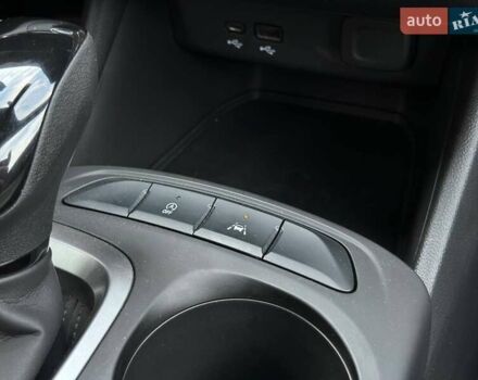 Черный Бьюик Envista, объемом двигателя 1.2 л и пробегом 4 тыс. км за 23500 $, фото 26 на Automoto.ua