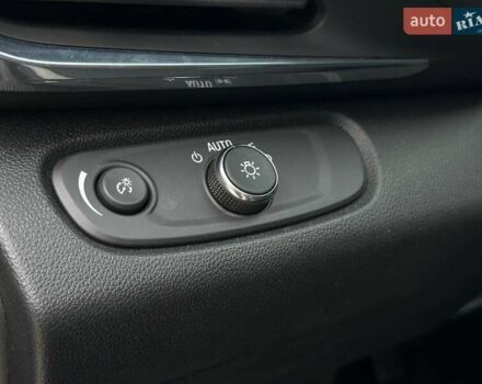 Черный Бьюик Envista, объемом двигателя 1.2 л и пробегом 4 тыс. км за 23500 $, фото 29 на Automoto.ua