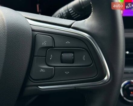 Черный Бьюик Envista, объемом двигателя 1.2 л и пробегом 4 тыс. км за 23500 $, фото 19 на Automoto.ua