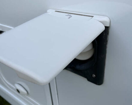 Білий Бюрстнер Aviano, об'ємом двигуна 2.3 л та пробігом 30 тис. км за 93000 $, фото 44 на Automoto.ua