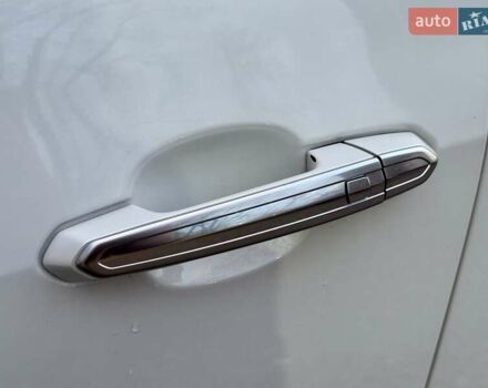 Белый Кадиллак АТС, объемом двигателя 2 л и пробегом 151 тыс. км за 11000 $, фото 7 на Automoto.ua