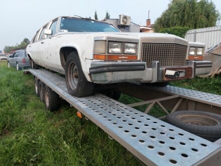 Кадиллак Брохем 1988 в Киеве на Automoto.ua Белый Кадиллак Брохем, объемом двигателя 0 л и пробегом 90 тыс. км за 3999 $, фото 1 на Automoto.ua