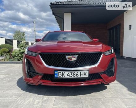 Красный Кадиллак CT5, объемом двигателя 2 л и пробегом 13 тыс. км за 23500 $, фото 1 на Automoto.ua