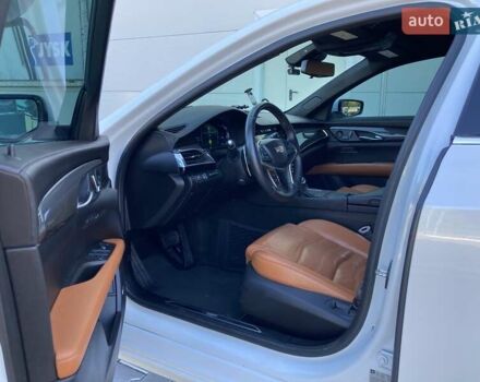 Кадиллак CT6 2016 в Киеве на Automoto.ua Белый Кадиллак CT6, объемом двигателя 3 л и пробегом 44 тыс. км за 21900 $, фото 7 на Automoto.ua