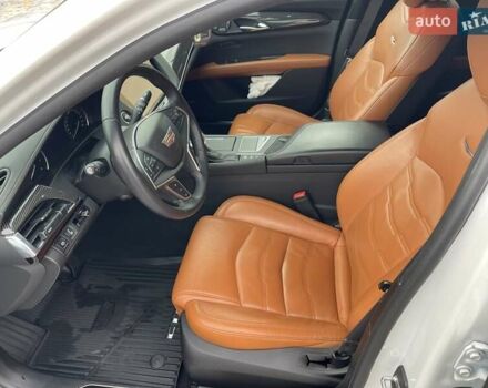 Білий Каділак CT6, об'ємом двигуна 3.6 л та пробігом 175 тис. км за 27000 $, фото 13 на Automoto.ua