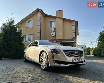 Білий Каділак CT6, об'ємом двигуна 3 л та пробігом 120 тис. км за 27100 $, фото 1 на Automoto.ua