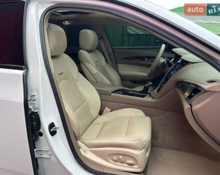 Білий Каділак CTS, об'ємом двигуна 2 л та пробігом 152 тис. км за 14990 $, фото 8 на Automoto.ua