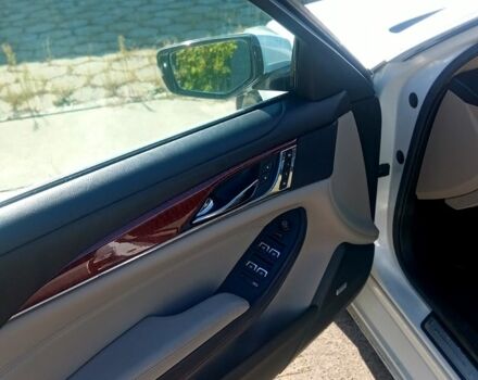 Белый Кадиллак СТС, объемом двигателя 3.6 л и пробегом 161 тыс. км за 16250 $, фото 5 на Automoto.ua