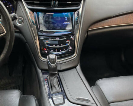 Белый Кадиллак СТС, объемом двигателя 2 л и пробегом 170 тыс. км за 13000 $, фото 9 на Automoto.ua