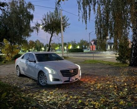 Белый Кадиллак СТС, объемом двигателя 2 л и пробегом 207 тыс. км за 14000 $, фото 1 на Automoto.ua