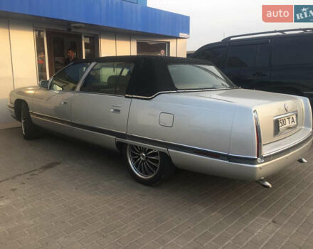 Белый Кадиллак ДеВиль, объемом двигателя 4.6 л и пробегом 176 тыс. км за 14500 $, фото 48 на Automoto.ua