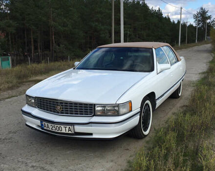 Белый Кадиллак ДеВиль, объемом двигателя 4.6 л и пробегом 176 тыс. км за 14500 $, фото 4 на Automoto.ua