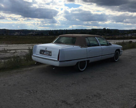 Белый Кадиллак ДеВиль, объемом двигателя 4.6 л и пробегом 176 тыс. км за 14500 $, фото 9 на Automoto.ua