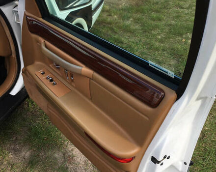 Белый Кадиллак ДеВиль, объемом двигателя 4.6 л и пробегом 176 тыс. км за 14500 $, фото 28 на Automoto.ua