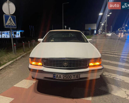 Белый Кадиллак ДеВиль, объемом двигателя 4.6 л и пробегом 176 тыс. км за 14500 $, фото 17 на Automoto.ua