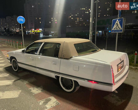 Белый Кадиллак ДеВиль, объемом двигателя 4.6 л и пробегом 176 тыс. км за 14500 $, фото 21 на Automoto.ua