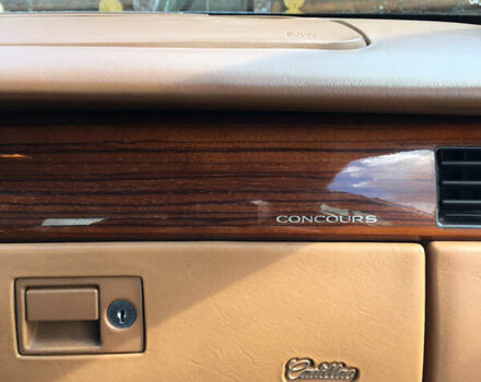 Белый Кадиллак ДеВиль, объемом двигателя 4.6 л и пробегом 176 тыс. км за 14500 $, фото 27 на Automoto.ua