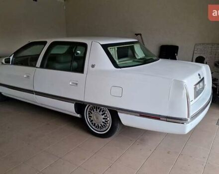 Белый Кадиллак ДеВиль, объемом двигателя 4.6 л и пробегом 92 тыс. км за 17000 $, фото 9 на Automoto.ua