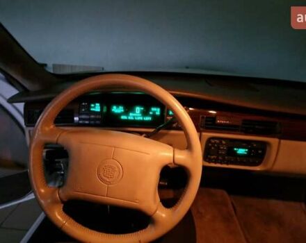 Белый Кадиллак ДеВиль, объемом двигателя 4.6 л и пробегом 92 тыс. км за 17000 $, фото 12 на Automoto.ua