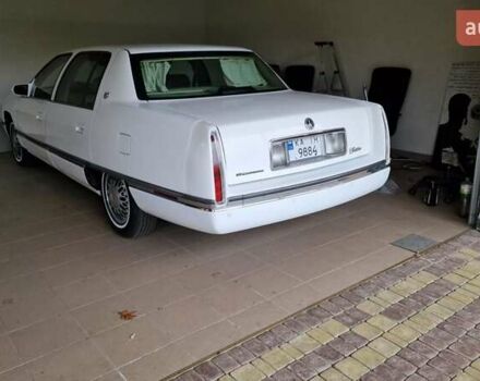 Белый Кадиллак ДеВиль, объемом двигателя 4.6 л и пробегом 92 тыс. км за 17000 $, фото 3 на Automoto.ua