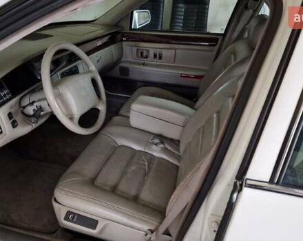 Белый Кадиллак ДеВиль, объемом двигателя 4.6 л и пробегом 92 тыс. км за 17000 $, фото 6 на Automoto.ua