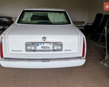 Белый Кадиллак ДеВиль, объемом двигателя 4.6 л и пробегом 92 тыс. км за 17000 $, фото 2 на Automoto.ua