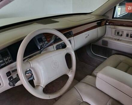 Белый Кадиллак ДеВиль, объемом двигателя 4.6 л и пробегом 92 тыс. км за 17000 $, фото 14 на Automoto.ua