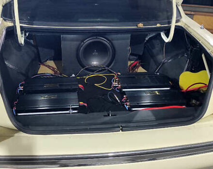 Бежевий Каділак DE Ville, об'ємом двигуна 4.6 л та пробігом 100 тис. км за 18000 $, фото 17 на Automoto.ua