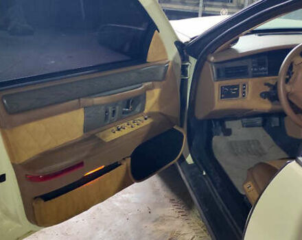 Бежевий Каділак DE Ville, об'ємом двигуна 4.6 л та пробігом 100 тис. км за 18000 $, фото 8 на Automoto.ua