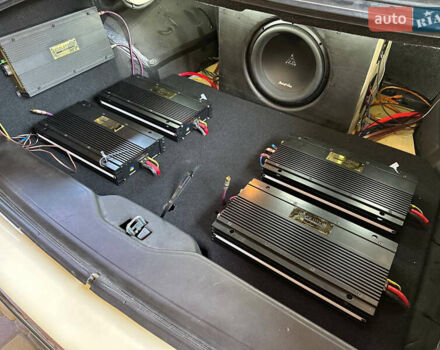 Бежевий Каділак DE Ville, об'ємом двигуна 4.6 л та пробігом 100 тис. км за 18000 $, фото 16 на Automoto.ua