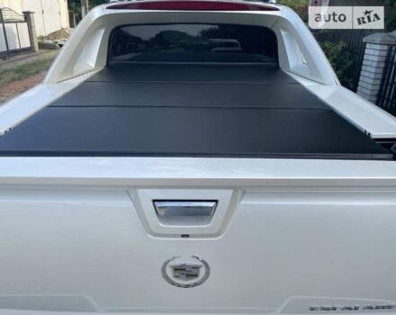 Белый Кадиллак Эскалейд, объемом двигателя 6.2 л и пробегом 239 тыс. км за 34900 $, фото 35 на Automoto.ua