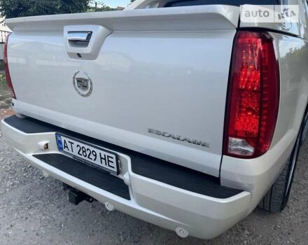 Белый Кадиллак Эскалейд, объемом двигателя 6.2 л и пробегом 239 тыс. км за 34900 $, фото 23 на Automoto.ua