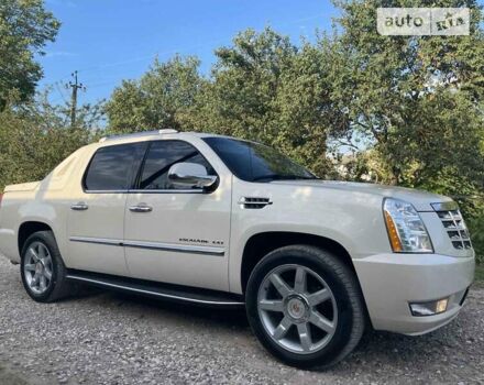 Белый Кадиллак Эскалейд, объемом двигателя 6.2 л и пробегом 239 тыс. км за 34900 $, фото 1 на Automoto.ua