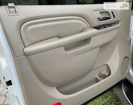 Белый Кадиллак Эскалейд, объемом двигателя 6.2 л и пробегом 239 тыс. км за 34900 $, фото 59 на Automoto.ua