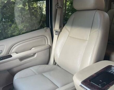 Белый Кадиллак Эскалейд, объемом двигателя 6.2 л и пробегом 239 тыс. км за 34900 $, фото 52 на Automoto.ua