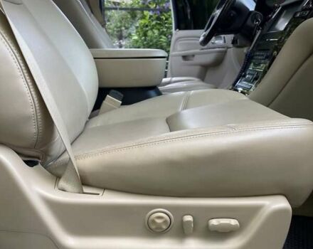 Белый Кадиллак Эскалейд, объемом двигателя 6.2 л и пробегом 239 тыс. км за 34900 $, фото 46 на Automoto.ua