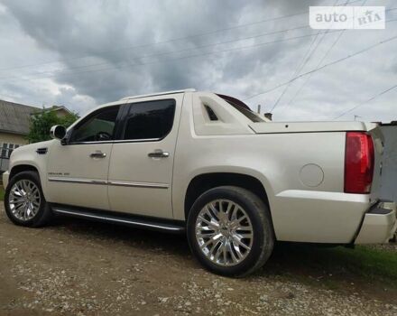 Белый Кадиллак Эскалейд, объемом двигателя 6.2 л и пробегом 239 тыс. км за 34900 $, фото 10 на Automoto.ua
