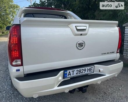 Белый Кадиллак Эскалейд, объемом двигателя 6.2 л и пробегом 239 тыс. км за 34900 $, фото 14 на Automoto.ua