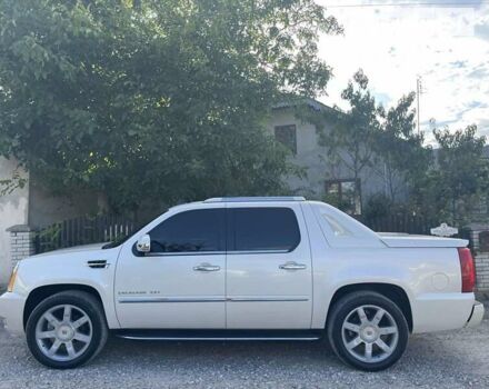 Белый Кадиллак Эскалейд, объемом двигателя 6.2 л и пробегом 239 тыс. км за 34900 $, фото 8 на Automoto.ua