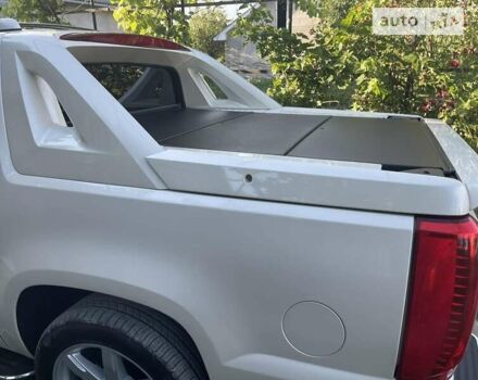 Белый Кадиллак Эскалейд, объемом двигателя 6.2 л и пробегом 239 тыс. км за 34900 $, фото 21 на Automoto.ua