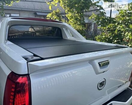 Белый Кадиллак Эскалейд, объемом двигателя 6.2 л и пробегом 239 тыс. км за 34900 $, фото 34 на Automoto.ua