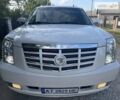 Белый Кадиллак Эскалейд, объемом двигателя 6.2 л и пробегом 239 тыс. км за 34900 $, фото 2 на Automoto.ua
