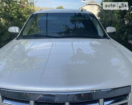 Белый Кадиллак Эскалейд, объемом двигателя 6.2 л и пробегом 239 тыс. км за 34900 $, фото 19 на Automoto.ua