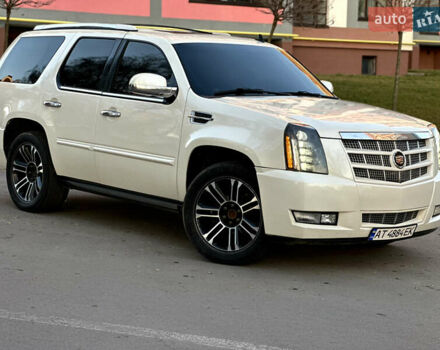 Белый Кадиллак Эскалейд, объемом двигателя 6.2 л и пробегом 220 тыс. км за 28999 $, фото 4 на Automoto.ua